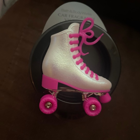 NEW Roller Skate Scentportable CAR Visor Clip Bath & Body Works - Picture 2 of 3